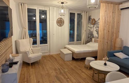 Avignon Apartment | Child-Friendly Studio 3 with Perfect Review Score