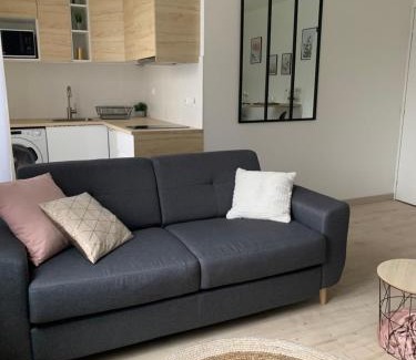 Cergy Apartment | Charming Studio PARIS JO 2024 - Family-Friendly & Central