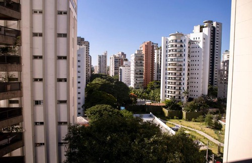 Vila Nova Conceicao Apartment | Stylish Studio with Terrace Near Parque Ibirapuera