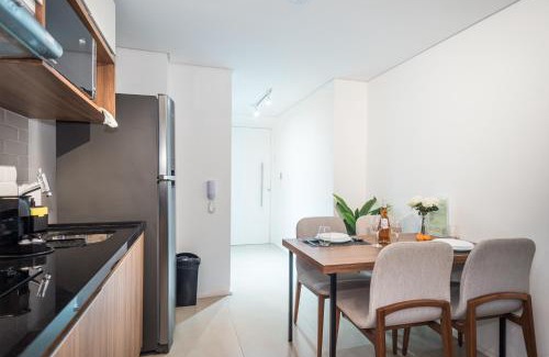 Vila Nova Conceicao Apartment | Stylish Studio Near Parque Ibirapuera with Hot Tub