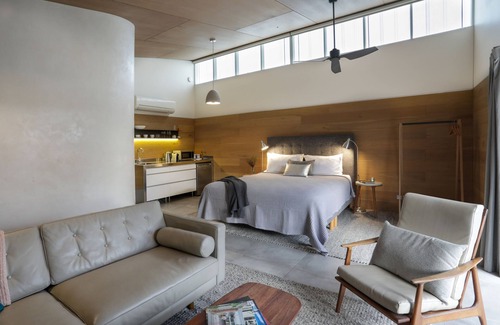 Hillvue House | Exceptional Studio 367: Enjoy Breakfast and Kitchen Amenities