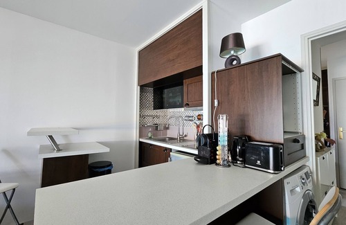 Royan Apartment | Cozy Studio with Ocean View and Bike Access for 3 Guests