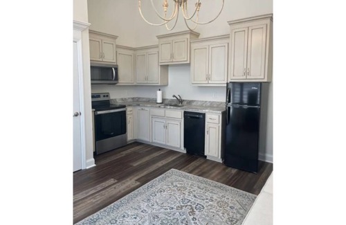 Tifton Apartment | Guest Rated 10/10: Studio #4 with Kitchen & Pet-Friendly Perks