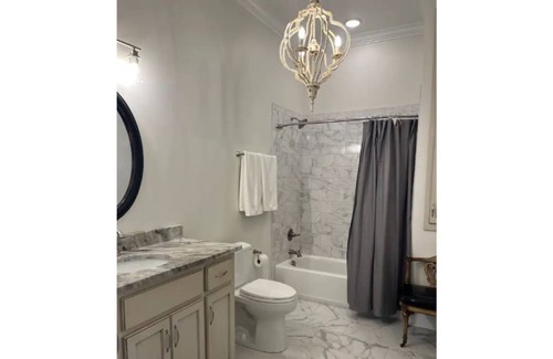 Tifton Apartment | Guest Rated 10/10: Studio #4 with Kitchen & Pet-Friendly Perks