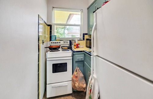 Crescent Lake Apartment | Charming Studio 4 at Crescent Lake with Oceanfront Views