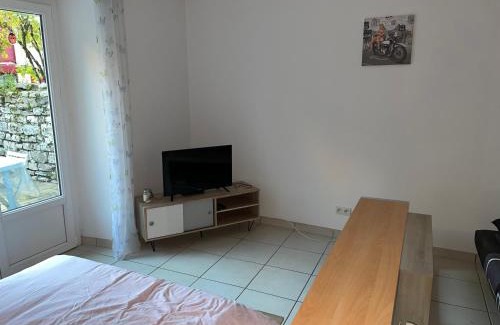 Clairvaux-les-Lacs Apartment | Cozy Studio with Terrace near Lake - Rated 8.9/10