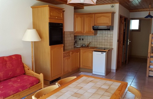 Albiez-Montrond Apartment | Bright Studio with Mountain Views - Rated 10/10 by Guests