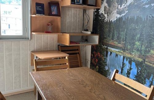 Cauterets Apartment | Central Studio for 4, Steps from Lifts & Family-Friendly