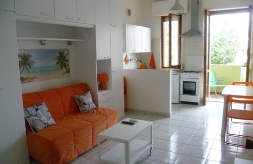 Montesilvano Apartment | Beachside Studio with Ocean View & Pool Amenities