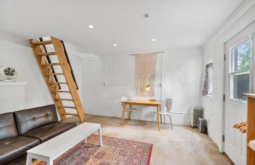 Alpine Apartment | Pet-Friendly Retreat at Studio 410 with Great Reviews