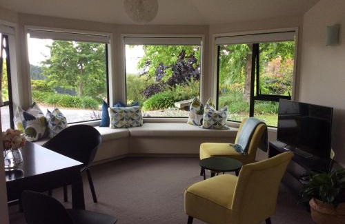 Richmond Apartment | Stylish Studio 411: A Guest-Rated 9.2/10 Experience
