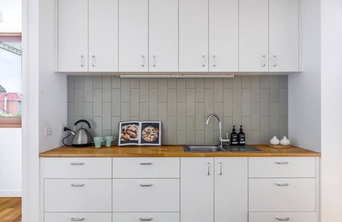 Fitzroy North Apartment | Discover Vintage Warehouse Vibes at Studio 43 Fitzroy North