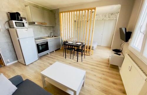 Lure Apartment | Budget-Friendly Studio 43aJJ - Child Friendly & Highly Rated