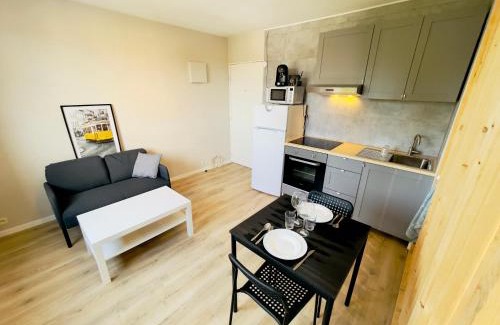 Lure Apartment | Budget-Friendly Studio 43aJJ - Child Friendly & Highly Rated