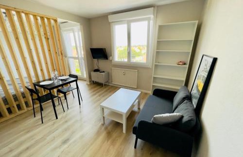 Lure Apartment | Budget-Friendly Studio 43aJJ - Child Friendly & Highly Rated