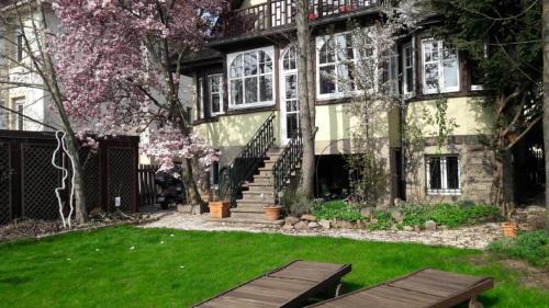 Montagne Verte House | Waterfront Studio in Strasbourg: Guest Rated 9.5/10
