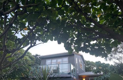 Waikanae Apartment | Studio 51 - just 30 seconds to the beach