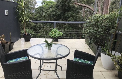 Bulli Apartment | Experience Studio 53 with Breathtaking Escarpment Views