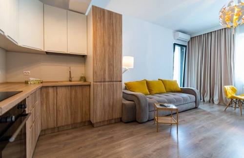 Sector 3 Apartment | Studio 53 - Modern Apartment Near Metro with Free Parking