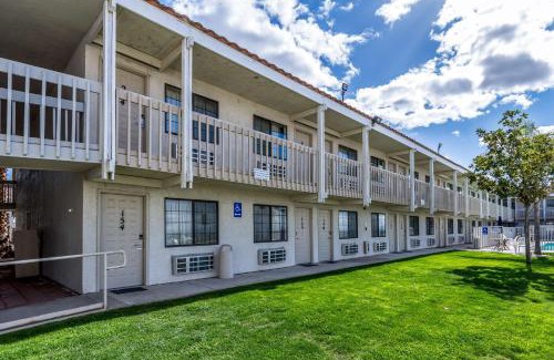 Buttonwillow Hotel | Comfortable Stay at Studio 6 in Buttonwillow, CA