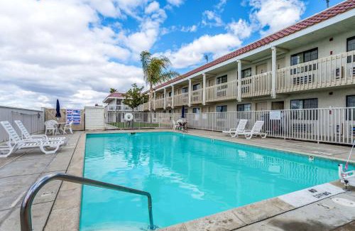 Buttonwillow Hotel | Comfortable Stay at Studio 6 in Buttonwillow, CA