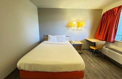 Casper Hotel | Welcoming Studio 6 Casper WY: Pet-Friendly Comfort Awaits