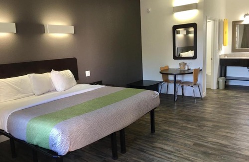 Twin Brook Hotel | Budget-Friendly Studio 6 in Chattanooga, TN - East