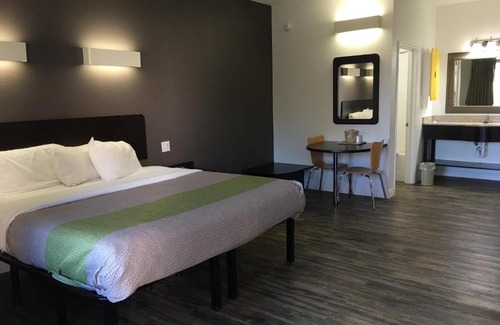 Twin Brook Hotel | Budget-Friendly Studio 6 in Chattanooga, TN - East