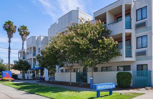Concord Hotel | Pet-Friendly Retreat at Studio 6 in Concord, CA