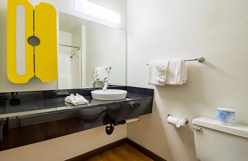Cypress Hotel | Cozy Studio 6 Cypress: Pool, Spa & Family-Friendly Fun