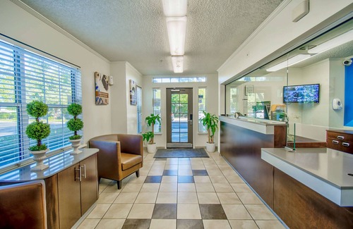 Deer Valley Hotel | Budget-Friendly Studio 6 Deer Valley with Family Amenities