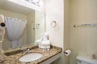 Duluth Hotel | Convenient Studio 6 Duluth GA with Pet-Friendly Amenities
