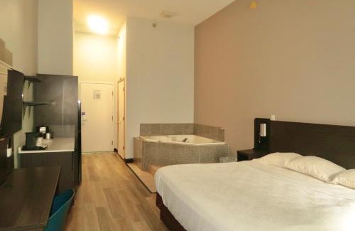 Elkhart Hotel | Pet-Friendly Studio 6 in Elkhart, IN for Family Getaways