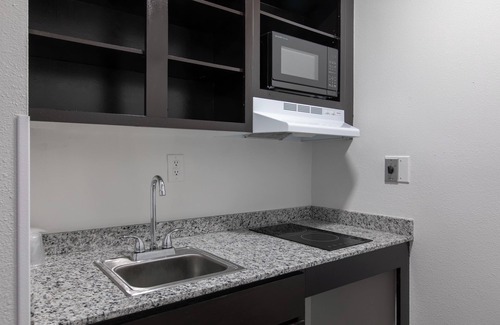 Conestee Hotel | Convenient Studio 6 Greenville, SC - I-85 Near Downtown