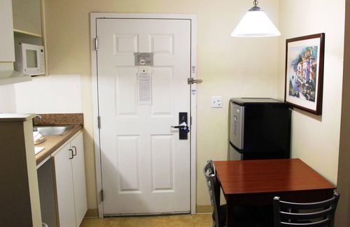 Coliseum Central Hotel | Discover Studio 6 Hampton, VA - Near Langley AFB