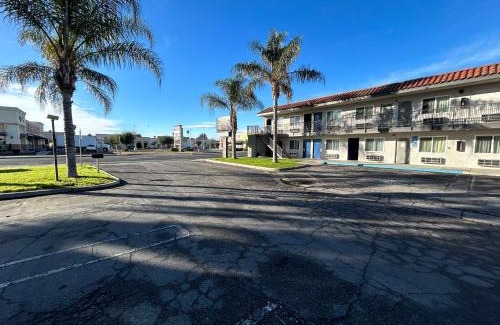 Hemet Hotel | Convenient Stay at Studio 6 Hemet, CA - Pet Friendly Options