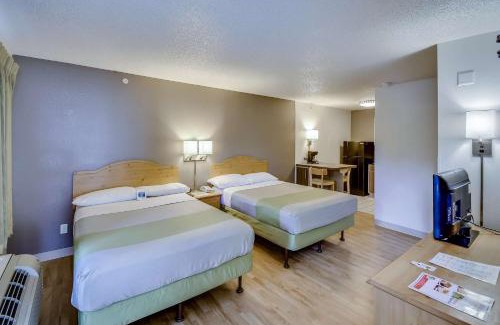 Southbelt/Ellington Hotel | Budget-Friendly Studio 6 in Houston with Family Amenities