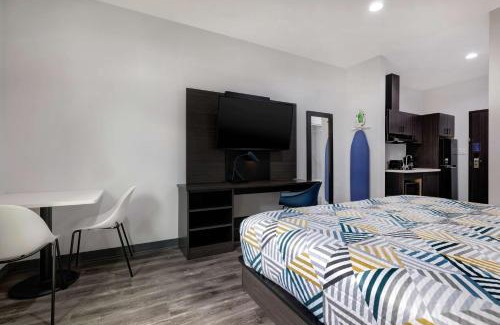 Barker Hotel | Comfortable Studio 6 Katy, TX - Pet Friendly & Accessible