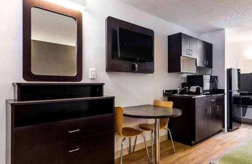 LaGrange Hotel | Budget-Friendly Stay at Studio 6 Lagrange, GA with Kitchen