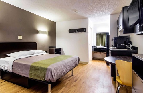 LaGrange Hotel | Budget-Friendly Stay at Studio 6 Lagrange, GA with Kitchen
