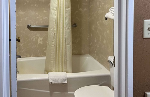 Millington Hotel | Studio 6 Millington, Tn