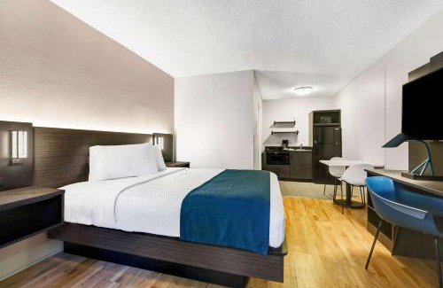 Mountlake Terrace Hotel | Discover Studio 6 in Mountlake Terrace - Pet-Friendly Stays