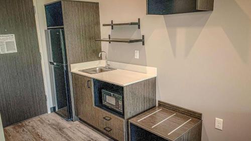 North Platte Hotel | Pet Friendly Studio 6 North Platte - East with Great Reviews