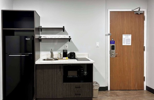 Ogden Hotel | Comfortable Stay at Studio 6 Ogden, UT – Kitchen & Breakfast