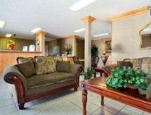 Opelousas Hotel | Cozy Studio 6 Opelousas: Pet & Child Friendly Retreat