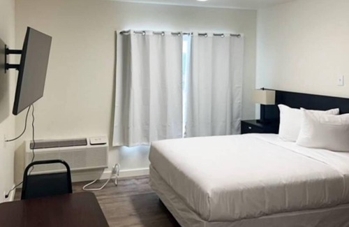 Pasco Hotel | Comfortable Stay at Studio 6 Pasco with Breakfast & Spa