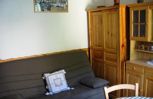 Bareges Apartment | Cozy Studio for 6 with Balcony and Pool Access