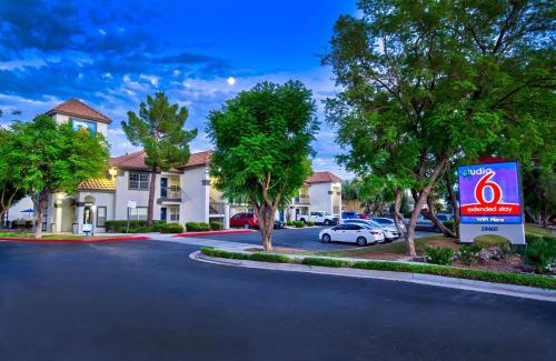 Deer Valley Hotel | Pet Friendly Studio 6 in Phoenix's Deer Valley Area