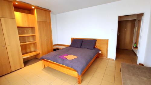 Targowek Apartment | Pet-Friendly Studio 6: Rated 8.3/10 for Family Stays