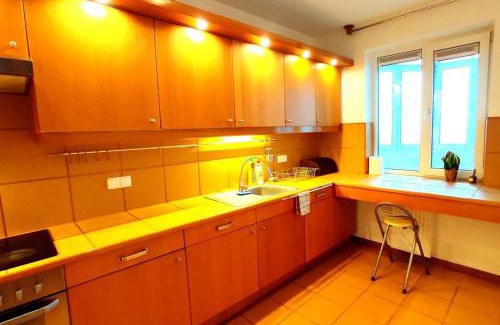 Targowek Apartment | Pet-Friendly Studio 6: Rated 8.3/10 for Family Stays